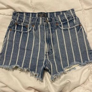 Abercrombie Annie High Rise Shorts Size 24